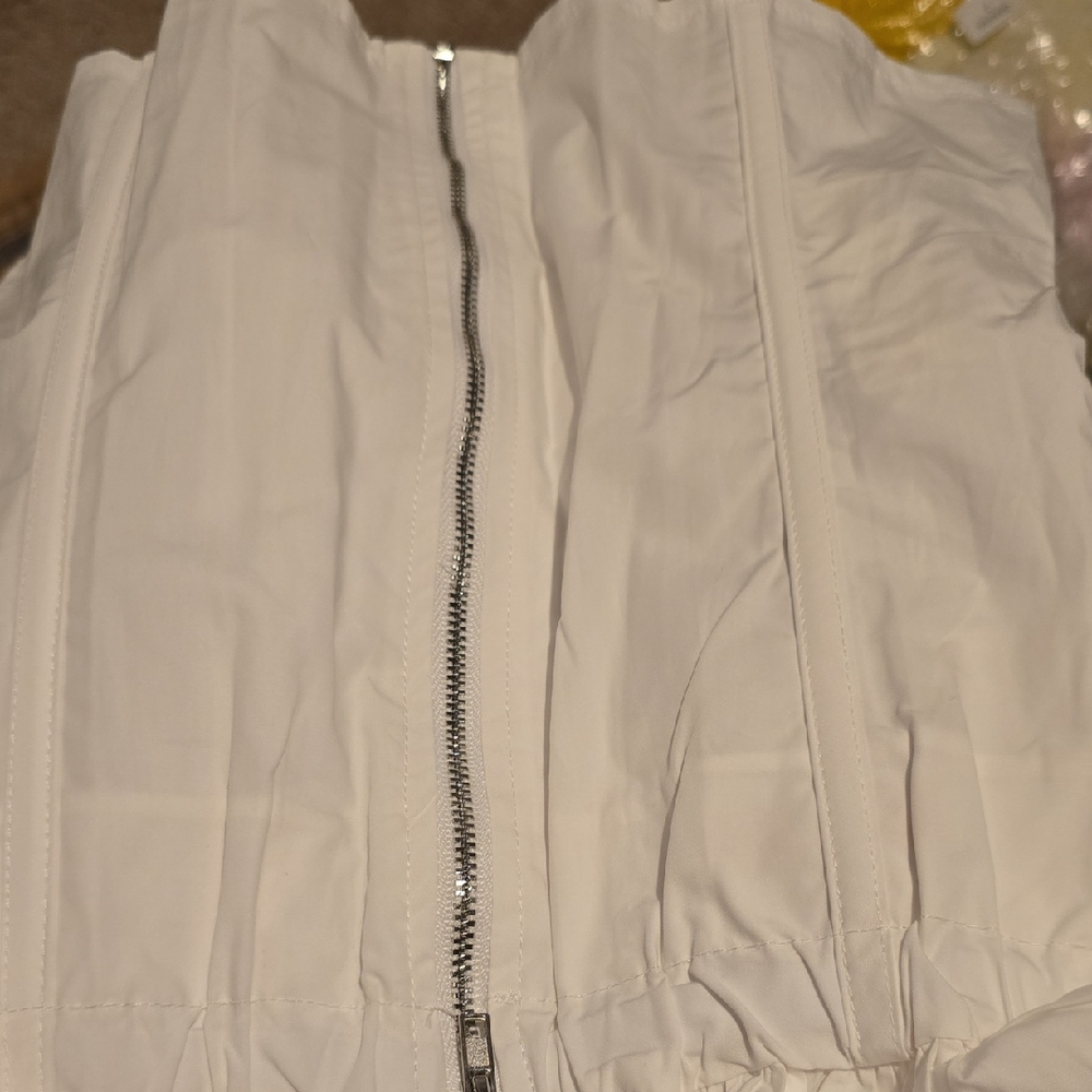 New!! Olivaceous White Zip-Up Top